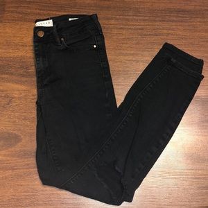 Black bullhead jeans